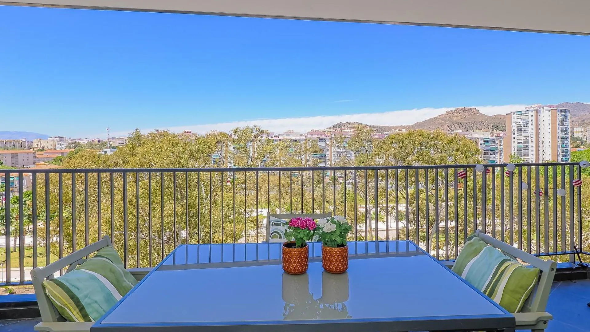 Cubo'S Urban Sky La Gioia Malaga Apartment 6 0*,  Spain